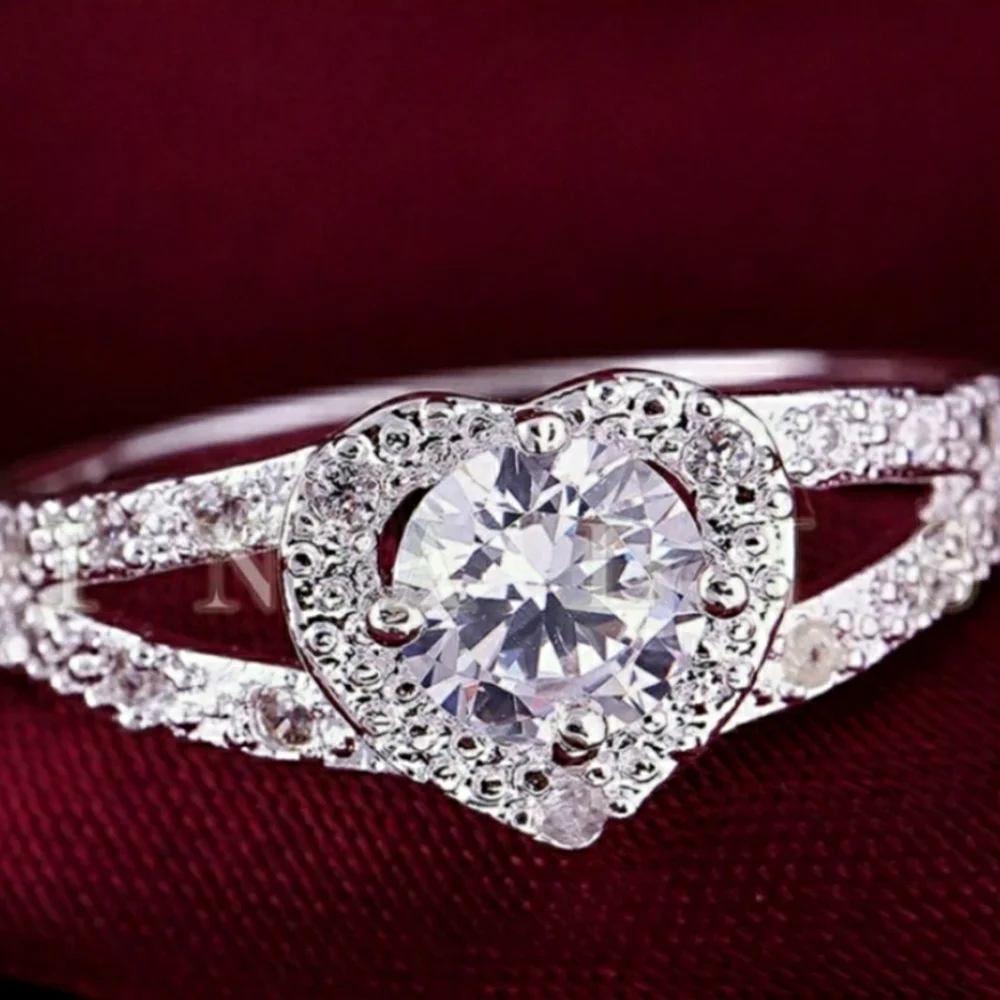 NEW 925 Silver Heart Shaped Ring